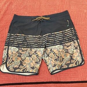 Far West men’s size 38 Navy funghi motif Swim Trunks W39